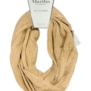 NWT MARTHA STEWART 100% 2 PLY CASHMERE SCARF